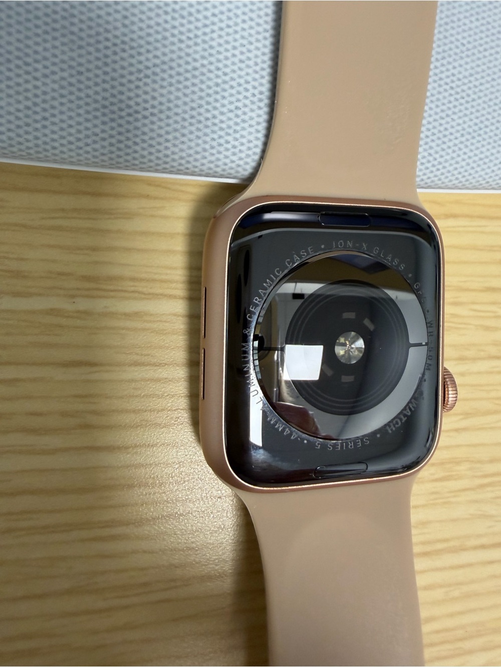 Apple Watch Series 5 44 mm Rose Gold - Picture 3 of 7